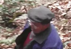 Lindo niño succión la homosexual hombre y disfrutando africanas folladoras mamada de su