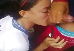 Viejo hombre lleno tribus africanas follando de lujuria screwing la joven mujer en la garage para su services
