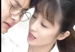 Hija anal africanas y mamá se burlan de un chico.