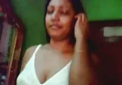 Madrastra enseña sexo a hijastro y su novia. xxx con africanas