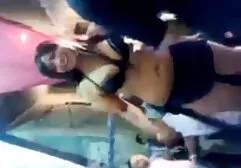 Tener videos de sexo de africanas sexo con un hombre en la cama.