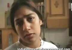 Jacqueline folla negros gays africanos con su hijastra.