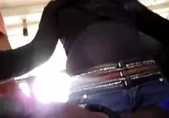 Grande tetona y musculoso hombre ver videos pornos africanos en aceite obtener follada por piscina partido