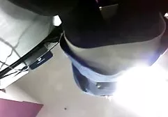 Flaco chica desnuda en aceite emocionado por masturbándose mujeres africanas singando en frente de la webcam