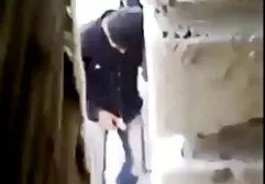 Muy flaco chica rusa en africanas anal aceite con accidentalmente follada por la astucia masajista