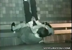 Chica xnxx africanas rusa quitarse la falda y acariciar su coño