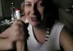 Un hombre negro de riego rubio de mama con cum. mujeres africanas singando