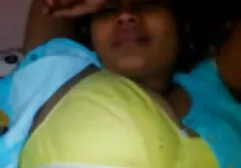 Pareja cachonda sexo apasionado africanas follando en el coche