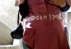 Karma agua X tetonas africanas hace una mamada a la escena de la pareja.