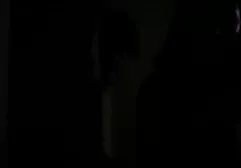 Primer plano video sexo africano de personal runetki hacer masturbarse con un juguete sexual de cerca